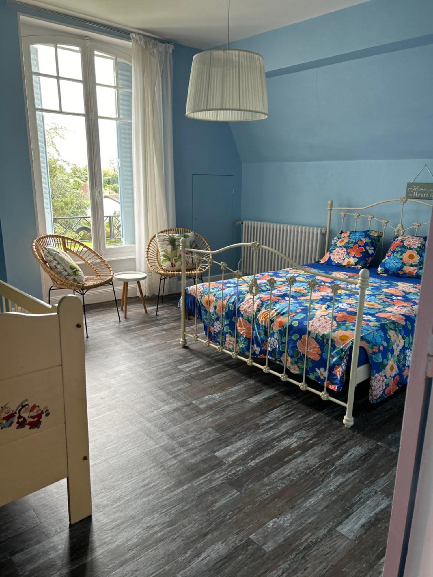 Holiday Home Villa Castel Marie Louise Neris-les-Bains Luaran gambar