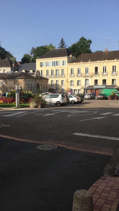 Holiday Home Villa Castel Marie Louise Neris-les-Bains Luaran gambar