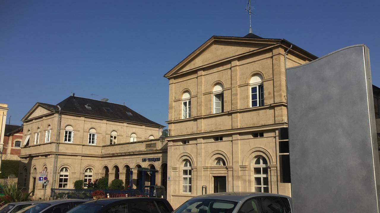 Holiday Home Villa Castel Marie Louise Neris-les-Bains Luaran gambar